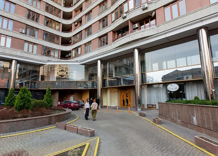 Apartments On Zhilyanskaya Street 59