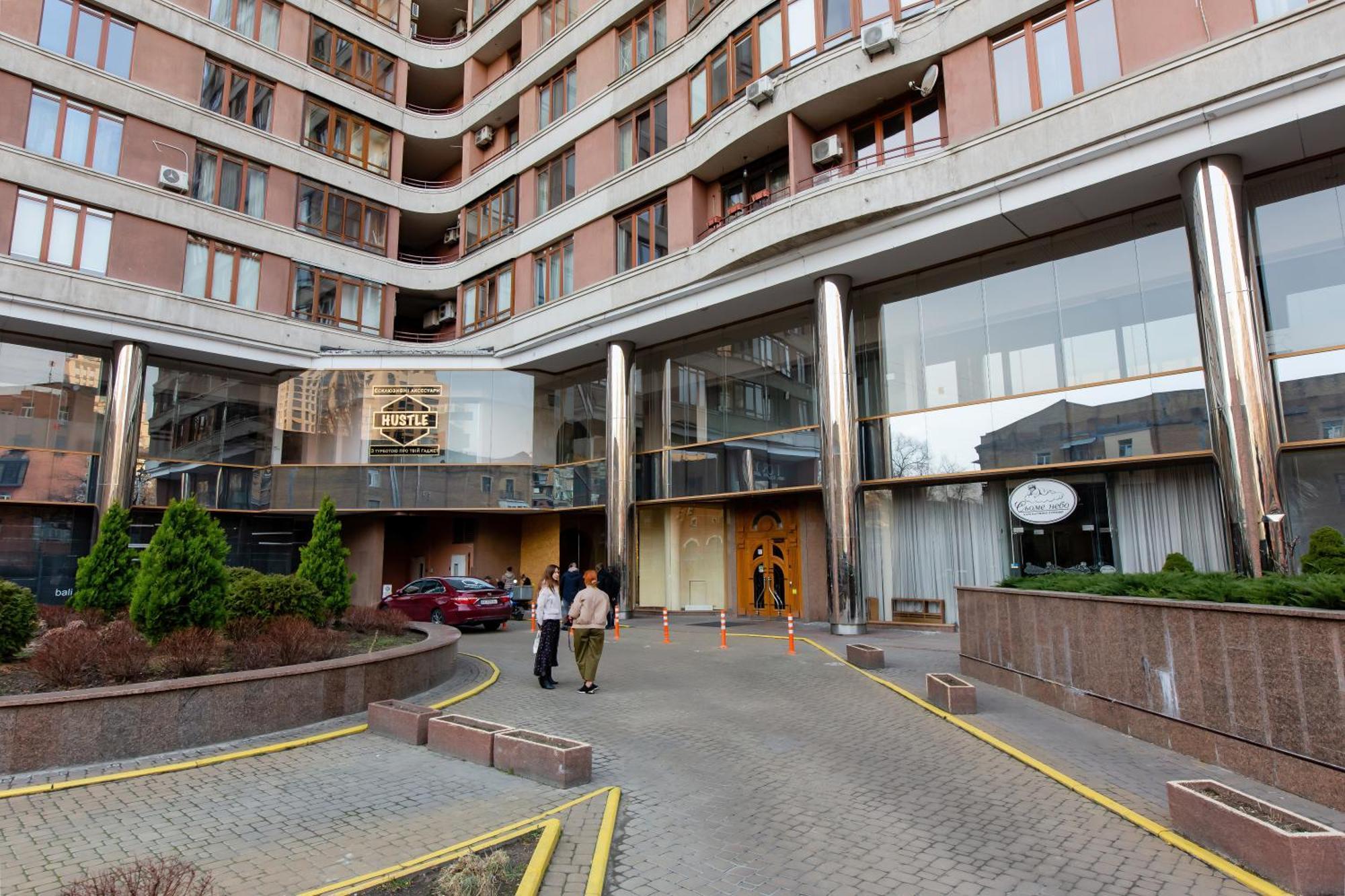 On Zhilyanskaya Street 59 Apartment *