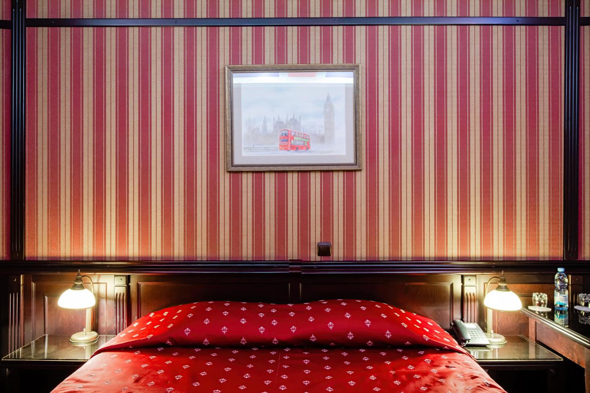 Apartment On Zhilyanskaya Street 59 *